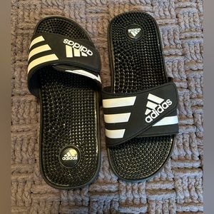 Nwot Adidas slides mens